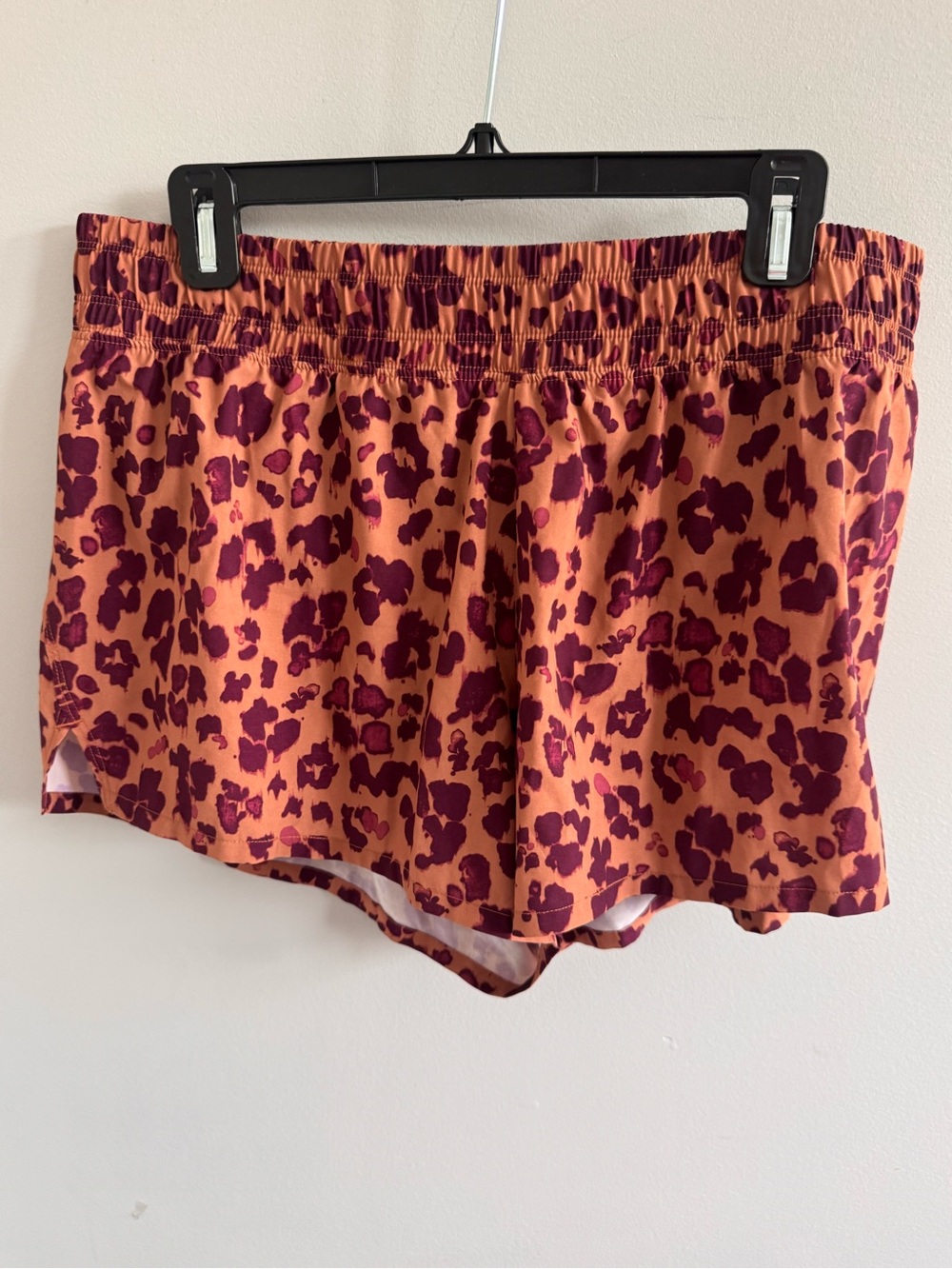 GapFit Leopard Print Running Shorts‎ L Built-In Liner Athletic